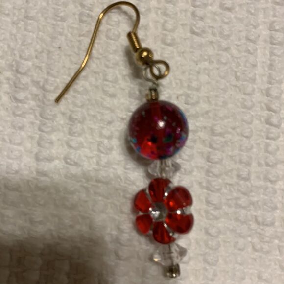 Bundle of 31 pair earrings plus one necklace.  Some are new and some are not - Picture 8 of 10